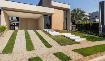 Casa a venda em condomínio com porteira fechada