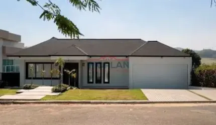 Casa em Condomínio com 3 suítes à venda