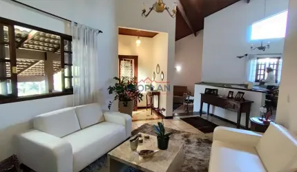 Casa térrea à venda na Vila Petrópolis em Atibaia – SP.