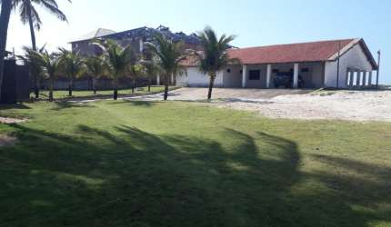 Vende - se Casa na Colônia de Férias Próxima a Praia