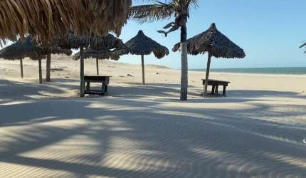 Vende - se Terreno na Colônia de Férias a 70m da Praia