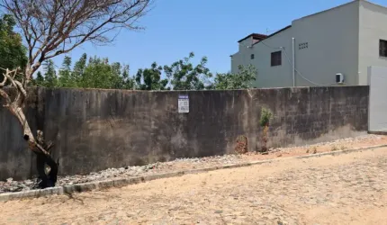 Vende - se 2 Lotes Conjugados na Colônia de Férias