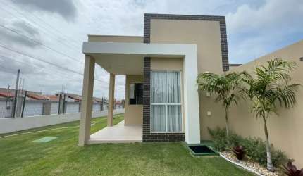 Aqui ! Casa plana no Bairro Olho Dagua - Eusébio