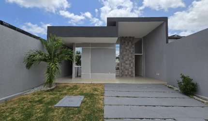 Casa plana com 3 Suítes  ACABAMENTO DE PRIMEIRA LINHA EM MESSEJANA