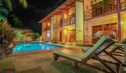 Pousada á Venda em Paracuru com 13 suites, Piscina e Estacionamento
