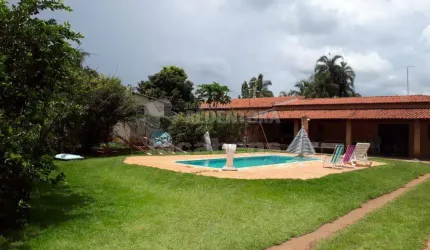 Linda chácara com 2 dormitórios na Estancia São Carlos