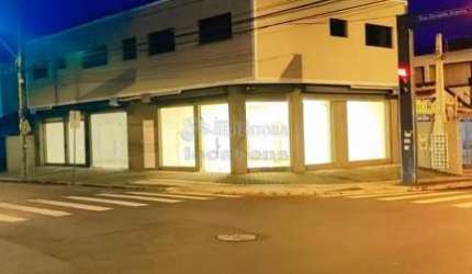 Salão comercial em Ótima localização.