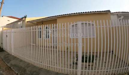 Vila Santa Cruz - Casa com 03 dormitórios