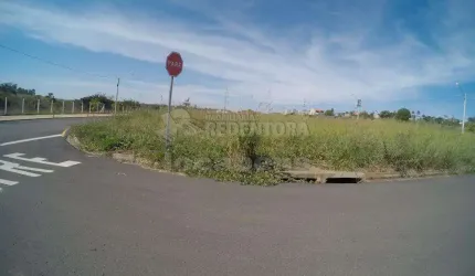 Terreno de esquina no Colina Azul