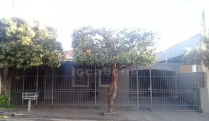 Casa com 06 dormitórios no Parque Industrial