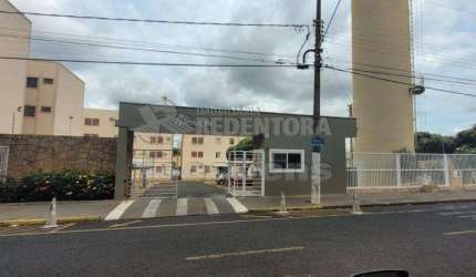 Apartamento na Vila Anchieta com 2 dormitórios.