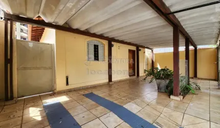 Boa vista - Excelente casa com 03 dormitórios sendo 01 tipo apartamento