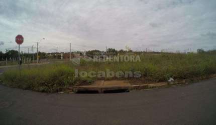Terreno comercial de esquina com 203,463m²