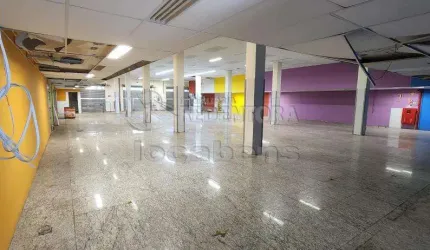Ótimo salão comercial, amplo com estacionamento próximo ao Calçadão de Rio Preto