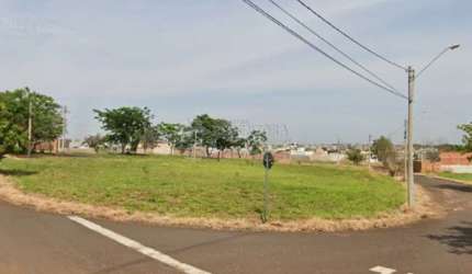 Terreno de esquina em Bady com 229m²