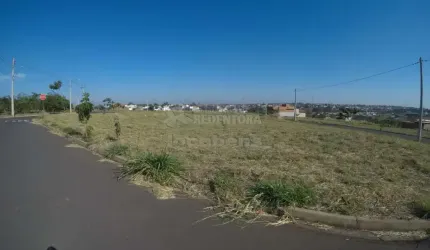 Terreno de esquina com 278m²