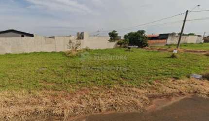 Terreno de 262m² em Bady