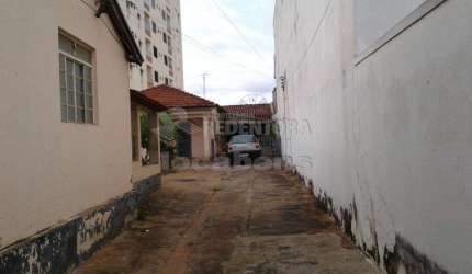 VILA MACENO - 2 imóveis bons para renda, já alugados, frente e fundos