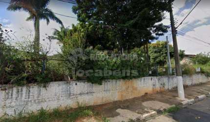 Vende área 1600 m²
