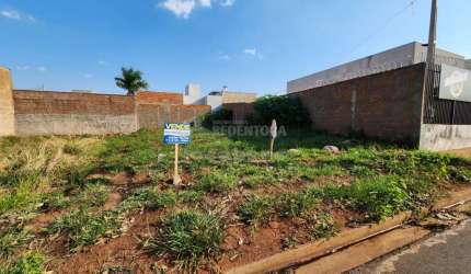 Terreno de esquina no Aroeira II