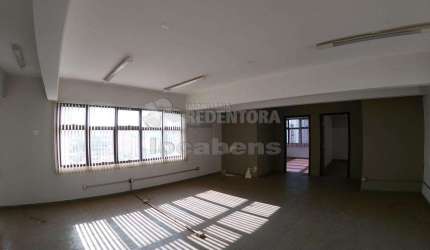 Ótima sala comercial no Estrela Maia no centro com 2 salas e 2 wcs e 1 vaga