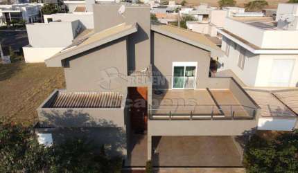Sobrado no Damha 5 com 3 dormitórios, varanda gormet, terraço e piscina!