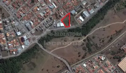 Área comercial com duas frentes, uma delas para a Av. Ernani Pires Domingues, 4.975,82m² tendo uma testada acima de 36 metros em uma e 90 metros em outra
