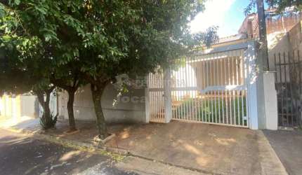 Casa Residencial para Locação - 3 Dormitórios / Jardim Nazareth