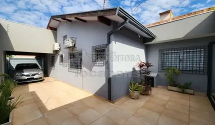 Casa no Jardim Astúrias com 2 dormitórios