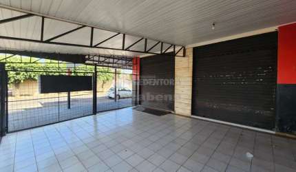 Salão comercial de esquina com 253m² de área total, no bairro Jardim Zé Menino