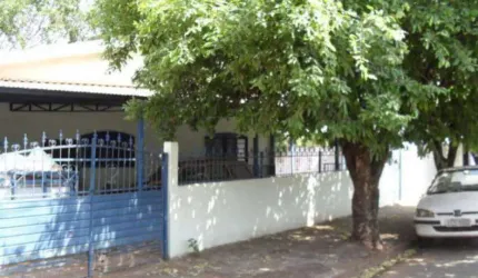 ESQUINA - Boa para residencia e comércios.