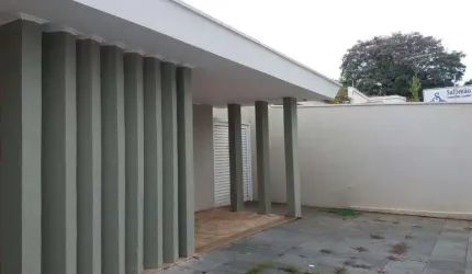 Casa a venda no bairro Vila Santa Cruz, com 03 dormitórios, sendo 01 tipo apartamento.