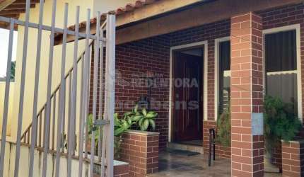 Casa 03 Dormitórios Guapiaçu