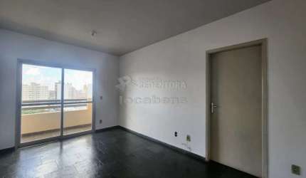 Rua General Glicério / Apartamento com 01 dormitório e 01 vaga de garagem.