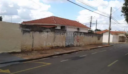 BOA VISTA - Casa Em esquina, fácil acesso, com 3 dorms
