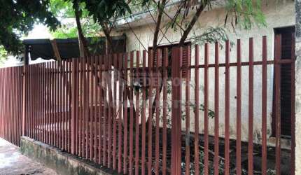 VILA ANCHIETA - Casa de 4 dormitórios, wc social, sala, cozinha, área de serviço e 1 vaga garagem.