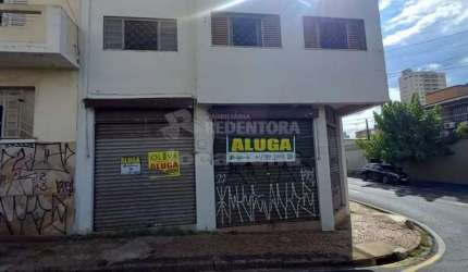 Salão amplo de esquina em localizado no Centro.