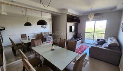 Apartamento mobiliado com 3 dormitórios e 2 vagas de garagem no Edificio Pinheiros Clube.