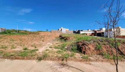 Colina Azul na avenida principal com 380m²