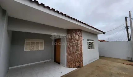 Jardim das Oliveiras divisa com Maria Lucia - Casa com 2 dorms, sala, coz, wc, varanda, quintal.