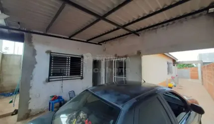 Pq. Res. da Fraternidade I - Casa com 2 dormitórios com garagem coberta