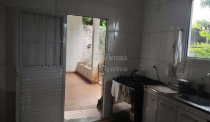 Estância Bortoluzzo - Cedral - Propriedade em bom local com 2 casas, cada uma delas com 1 dorm e demais dependências e área de lazer comum