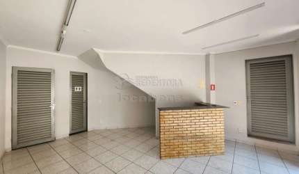 Salão comercial com 1 banheiro localizado no bairro São Francisco.