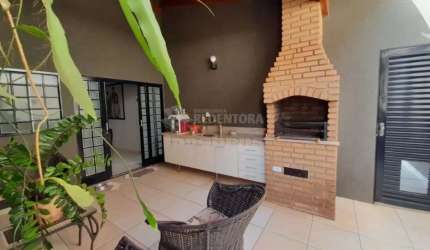 Casa Residencial 03 dormitórios - Jardim Astúrias