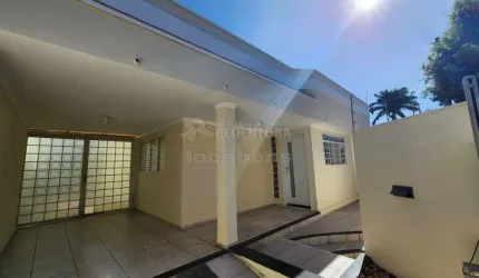 Casa com 03 dormitórios sendo 01 tipo apartamento e com armário no bairro Boa Vista