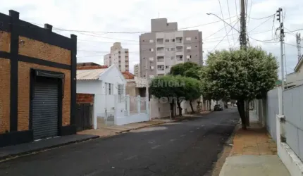Casa Residencial com 3 Dormitórios - Vila Angélica - Perto do Centro