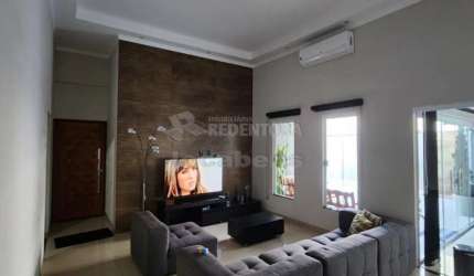 Excelente Imóvel de Esquina Residencial e Comercial com 2 salões em Guapiaçu-SP