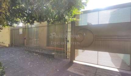 Casa com Sala Comercial Venda São Deocleciano