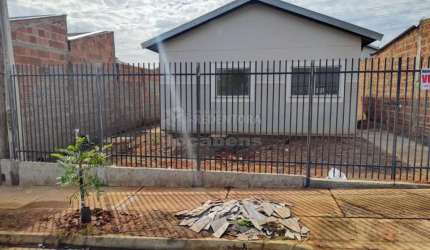 Jardim Palmeiras 3 casa de 2 dormitórios á venda