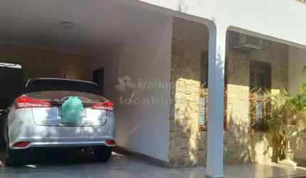 Excelente Casa Residencial para Venda/Locação - 3 Dormitórios / Vila Maceno